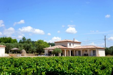 Villa te midden van de wijngaarden in Cotignac